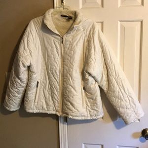 Women’s cream lightweight jacket.